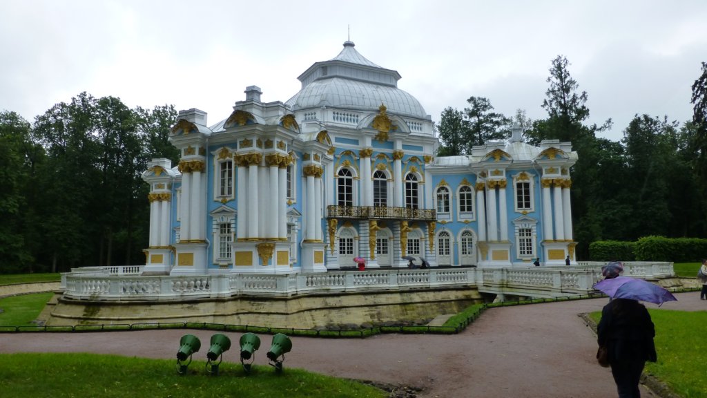 http://www.tonyco.net/pictures/Russia/StPetersburg/Tsarskoe_selo/photo26.jpg