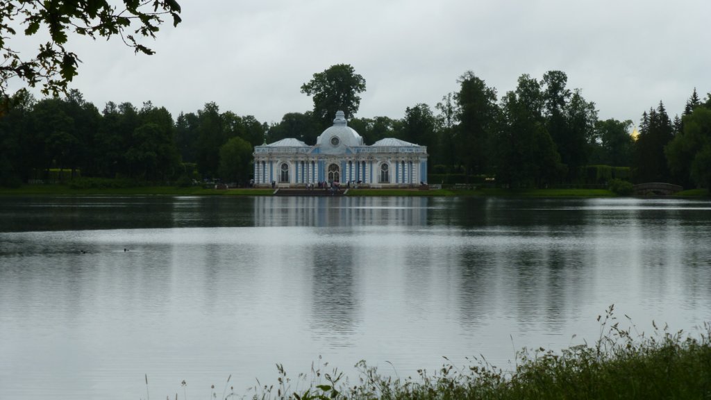 http://www.tonyco.net/pictures/Russia/StPetersburg/Tsarskoe_selo/photo41.jpg