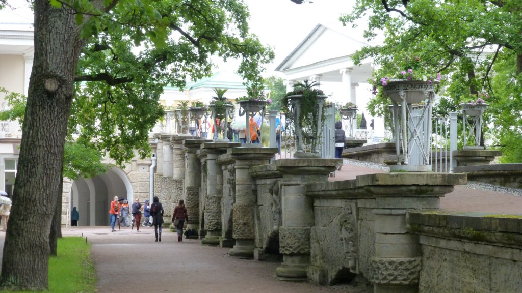 http://www.tonyco.net/pictures/Russia/StPetersburg/Tsarskoe_selo/photo74.jpg