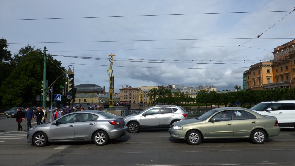 http://www.tonyco.net/pictures/Russia/StPetersburg/Ulicite_kanalite_metroto/photo190.jpg