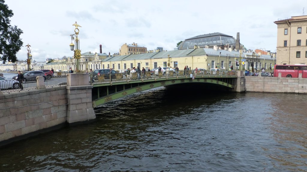 http://www.tonyco.net/pictures/Russia/StPetersburg/Ulicite_kanalite_metroto/photo199.jpg