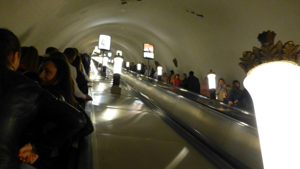 http://www.tonyco.net/pictures/Russia/StPetersburg/Ulicite_kanalite_metroto/photo26.jpg