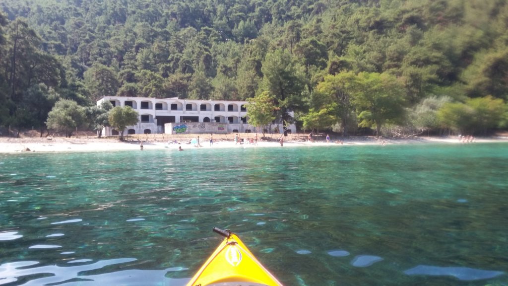 http://www.tonyco.net/pictures/Thassos_27_08_2017/vathybeach34.jpg