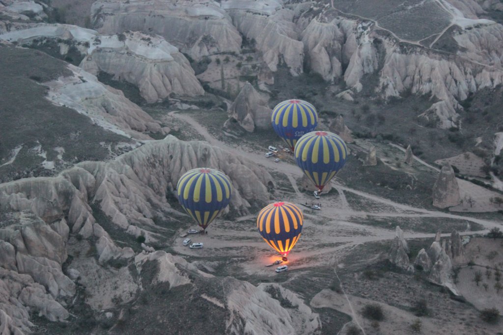 http://www.tonyco.net/pictures/Turkey_Trip_2017/Cappadocia/Balloon_flight/photo14.jpg