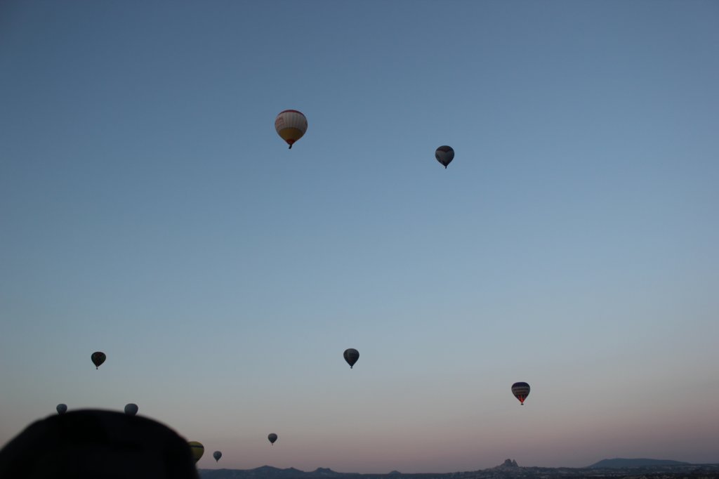 http://www.tonyco.net/pictures/Turkey_Trip_2017/Cappadocia/Balloon_flight/photo42.jpg