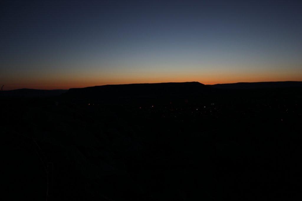 http://www.tonyco.net/pictures/Turkey_Trip_2017/Cappadocia/Balloon_over_Goreme/goreme3.jpg