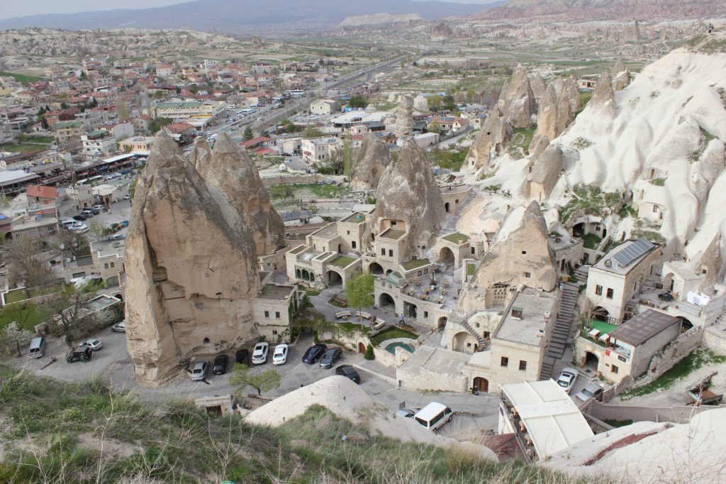 http://www.tonyco.net/pictures/Turkey_Trip_2017/Cappadocia/Goreme/goreme13.jpg