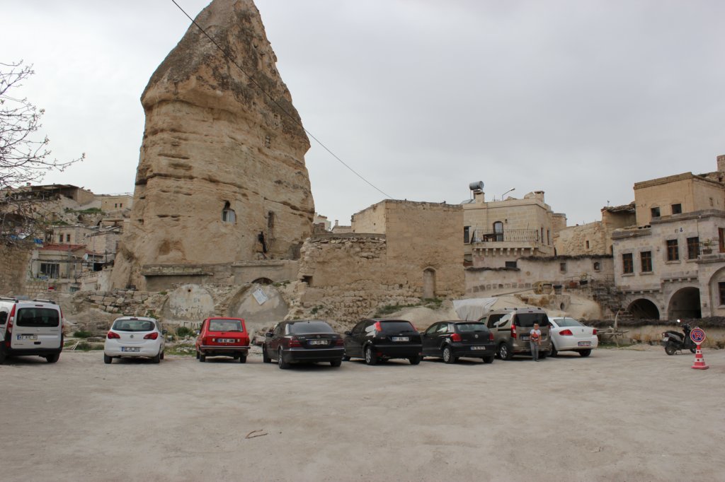 http://www.tonyco.net/pictures/Turkey_Trip_2017/Cappadocia/Goreme/photo.jpg