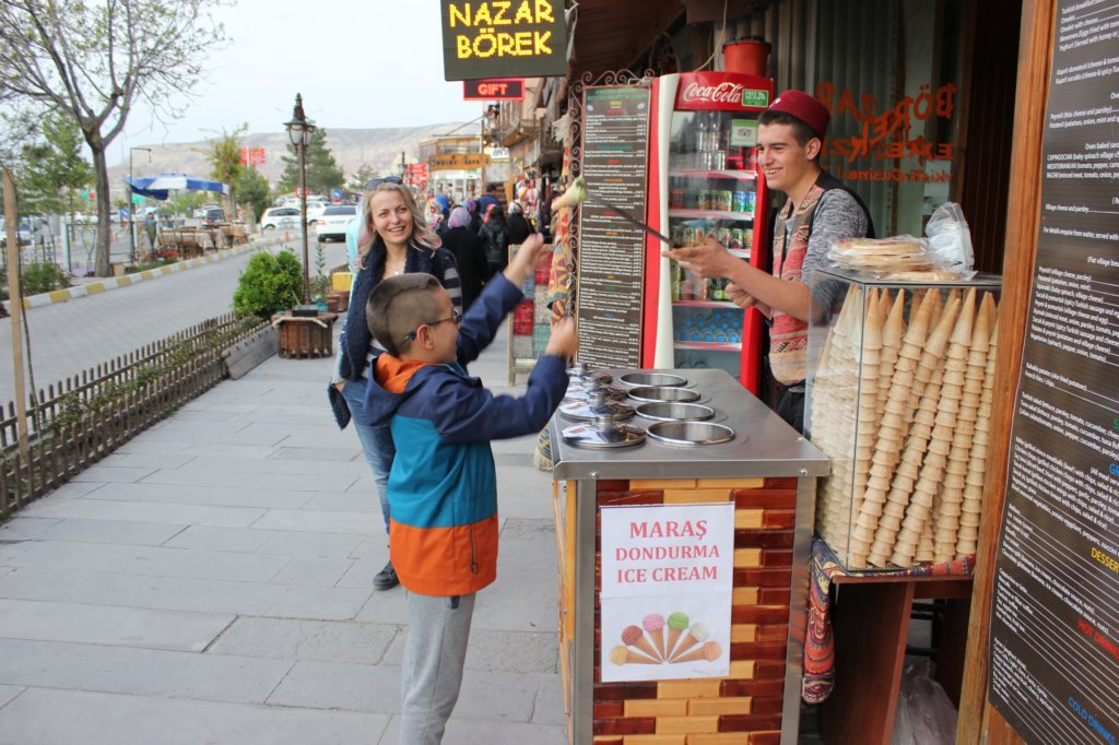 http://www.tonyco.net/pictures/Turkey_Trip_2017/Cappadocia/Goreme/photo75.jpg