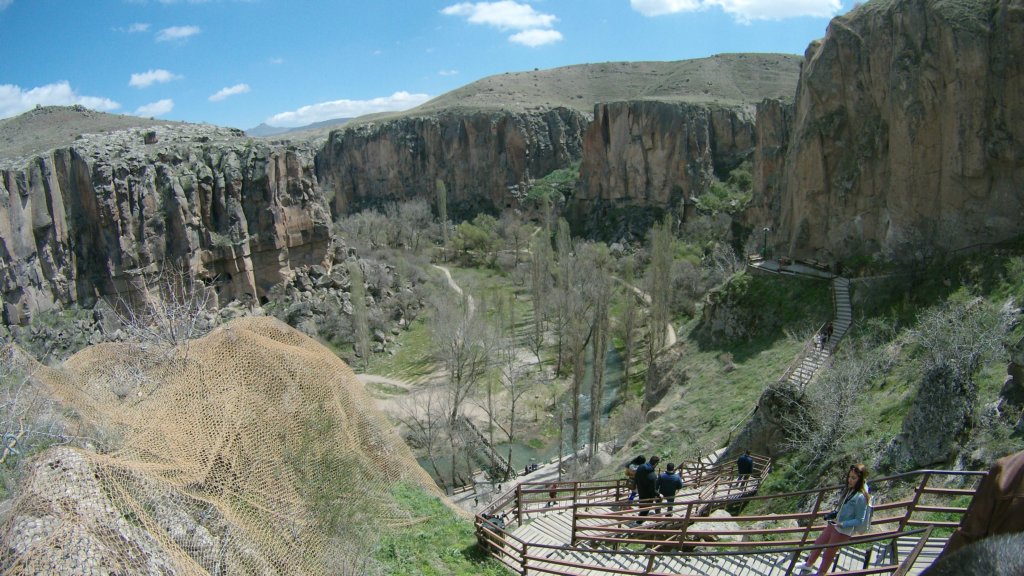 http://www.tonyco.net/pictures/Turkey_Trip_2017/Cappadocia/Green_Tour/ihlaracanyon9.jpg