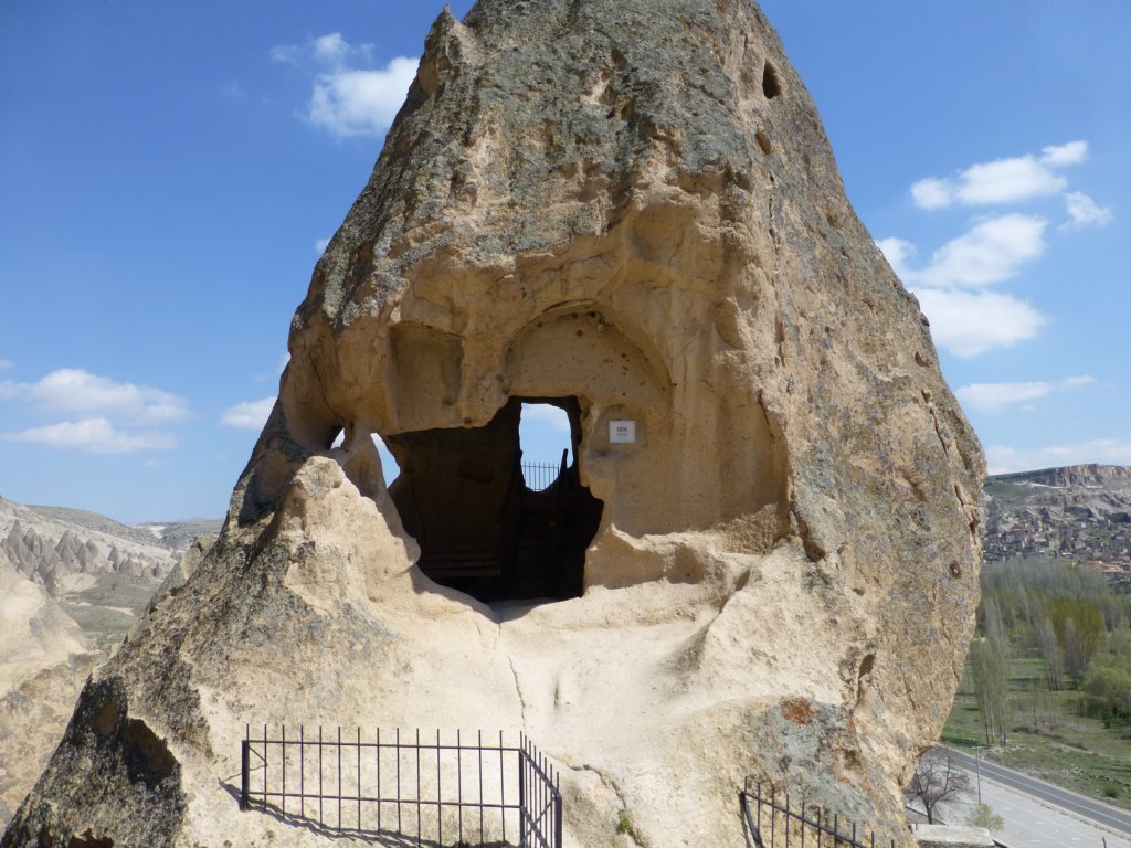 http://www.tonyco.net/pictures/Turkey_Trip_2017/Cappadocia/Green_Tour/selimemonastery16.jpg