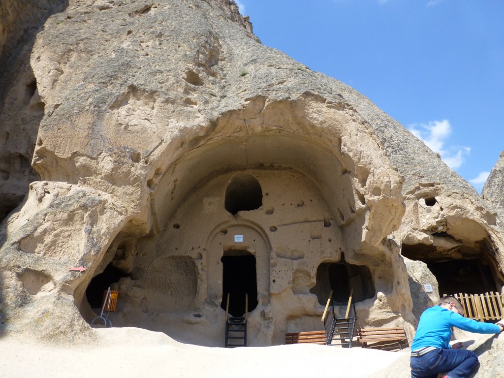 http://www.tonyco.net/pictures/Turkey_Trip_2017/Cappadocia/Green_Tour/selimemonastery23.jpg