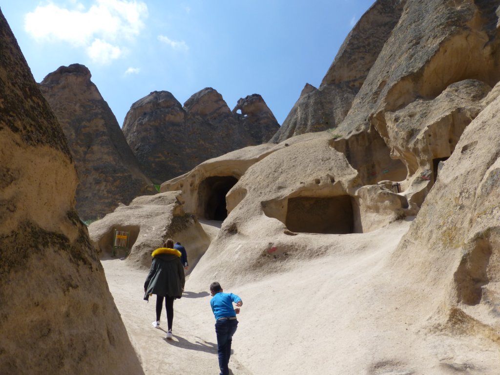 http://www.tonyco.net/pictures/Turkey_Trip_2017/Cappadocia/Green_Tour/selimemonastery7.jpg