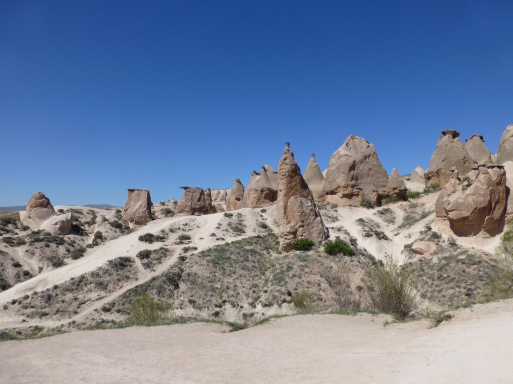 http://www.tonyco.net/pictures/Turkey_Trip_2017/Cappadocia/Red_Tour/devrent2.jpg