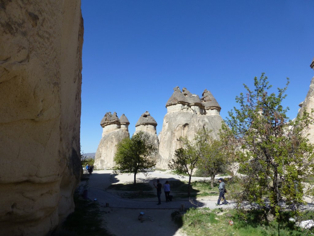 http://www.tonyco.net/pictures/Turkey_Trip_2017/Cappadocia/Red_Tour/pasabag15.jpg