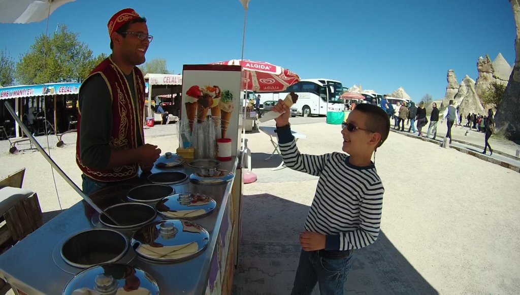 http://www.tonyco.net/pictures/Turkey_Trip_2017/Cappadocia/Red_Tour/pasabag44.jpg