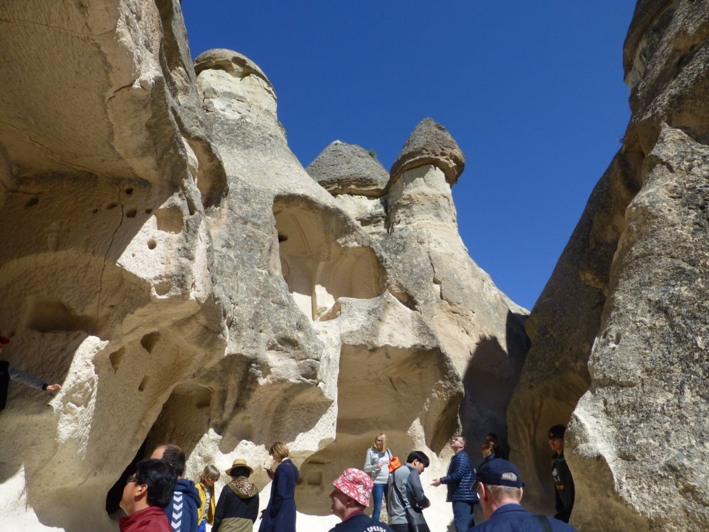 http://www.tonyco.net/pictures/Turkey_Trip_2017/Cappadocia/Red_Tour/pasabag8.jpg