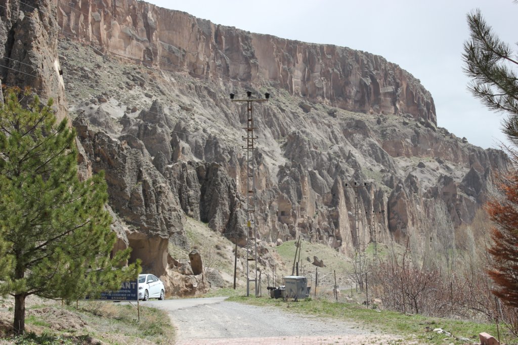 http://www.tonyco.net/pictures/Turkey_Trip_2017/Cappadocia/Soganli/soganli.jpg