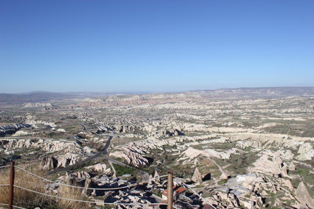 http://www.tonyco.net/pictures/Turkey_Trip_2017/Cappadocia/Uchisar/photo6.jpg