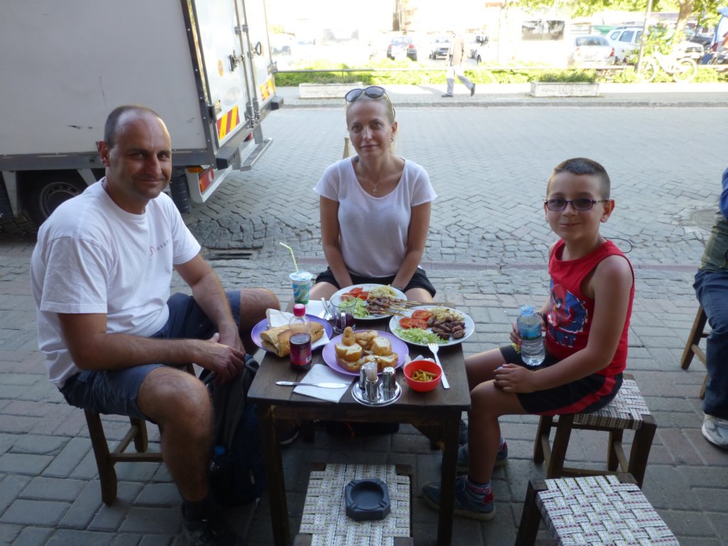 http://www.tonyco.net/pictures/Turkey_Trip_2017/Efes/selcuk6.jpg