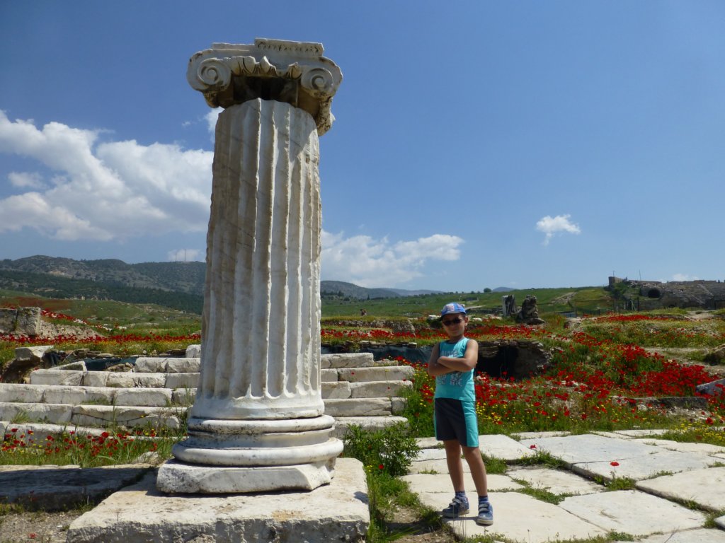 http://www.tonyco.net/pictures/Turkey_Trip_2017/Pamukkale/pamukkale43.jpg