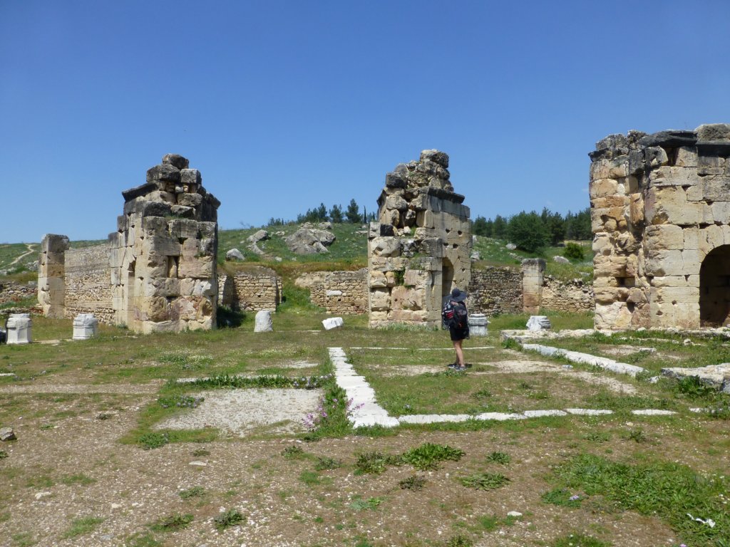 http://www.tonyco.net/pictures/Turkey_Trip_2017/Pamukkale/pamukkale64.jpg