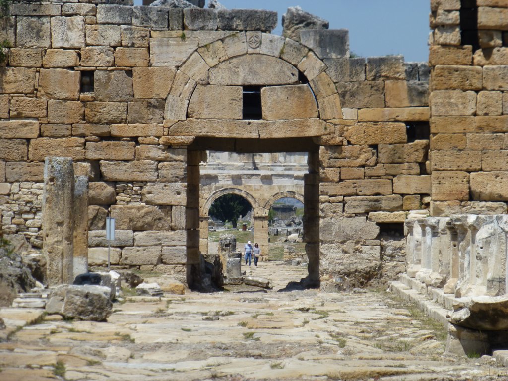 http://www.tonyco.net/pictures/Turkey_Trip_2017/Pamukkale/pamukkale71.jpg