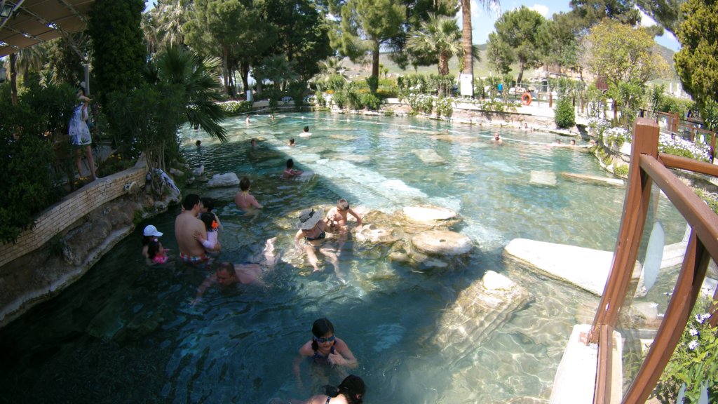 http://www.tonyco.net/pictures/Turkey_Trip_2017/Pamukkale/photo46.jpg