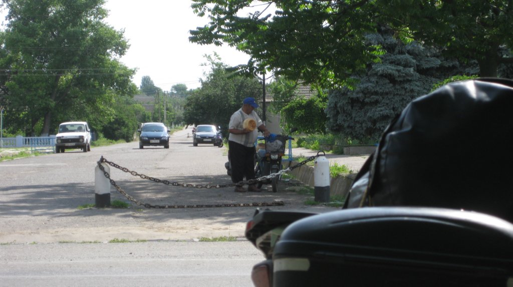 
http://www.tonyco.net/pictures/Ukraine/On_the_road_09_06_2013/photo174.jpg