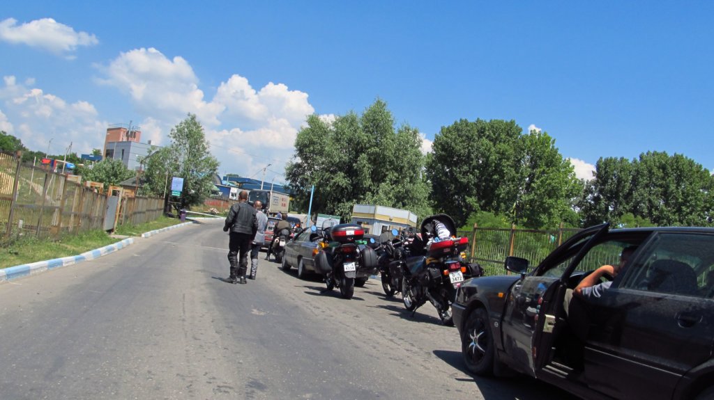 http://www.tonyco.net/pictures/Ukraine/On_the_road_09_06_2013/photo52.jpg
