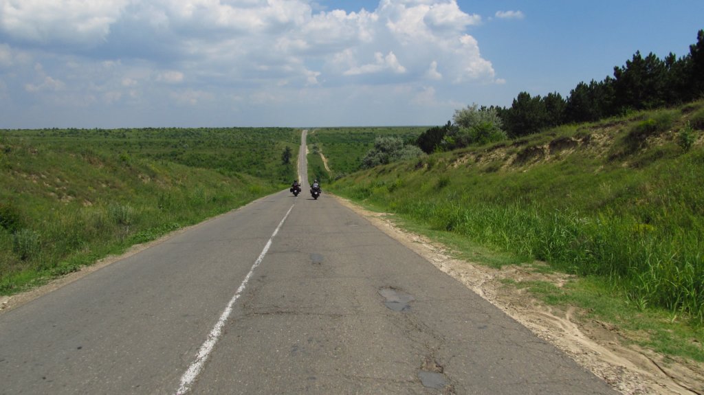 http://www.tonyco.net/pictures/Ukraine/On_the_road_09_06_2013/photo62.jpg