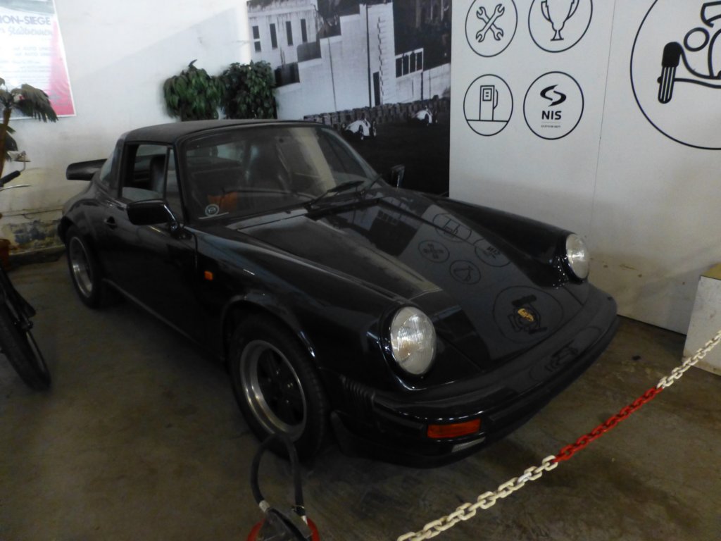 porsche911.jpg