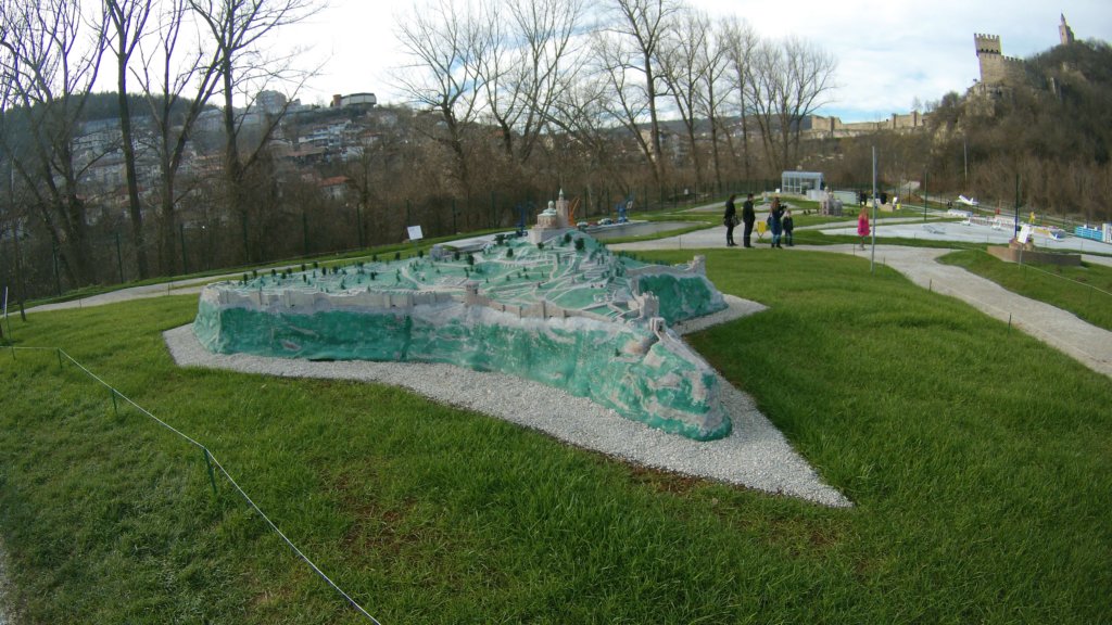 photo100.jpg