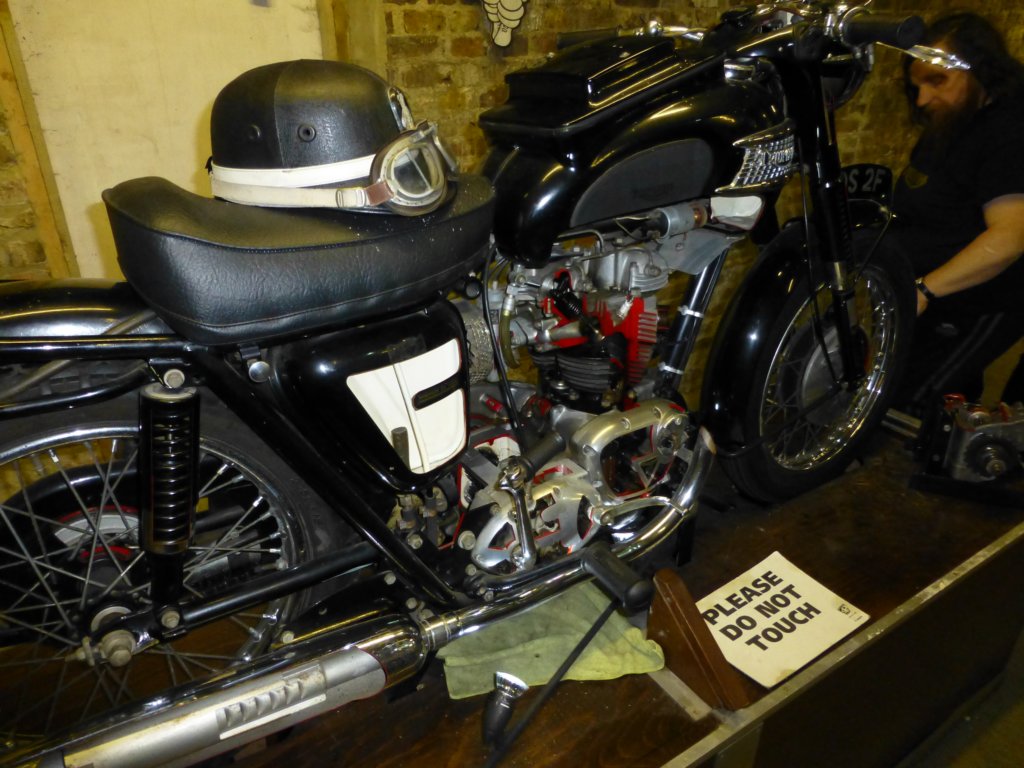 londonmotorcyclemuseumtriumph24.jpg