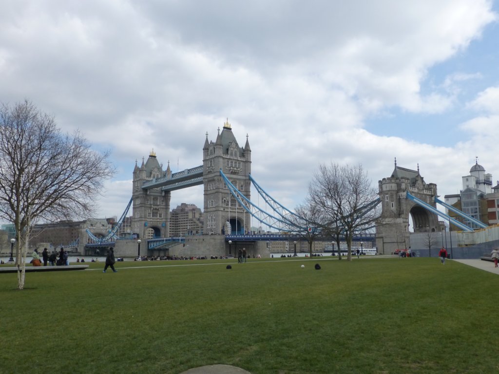 towerbridgepottersfieldpark.jpg