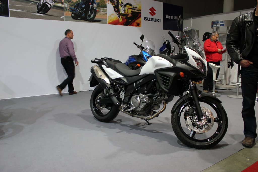 suzukivstrom650.jpg