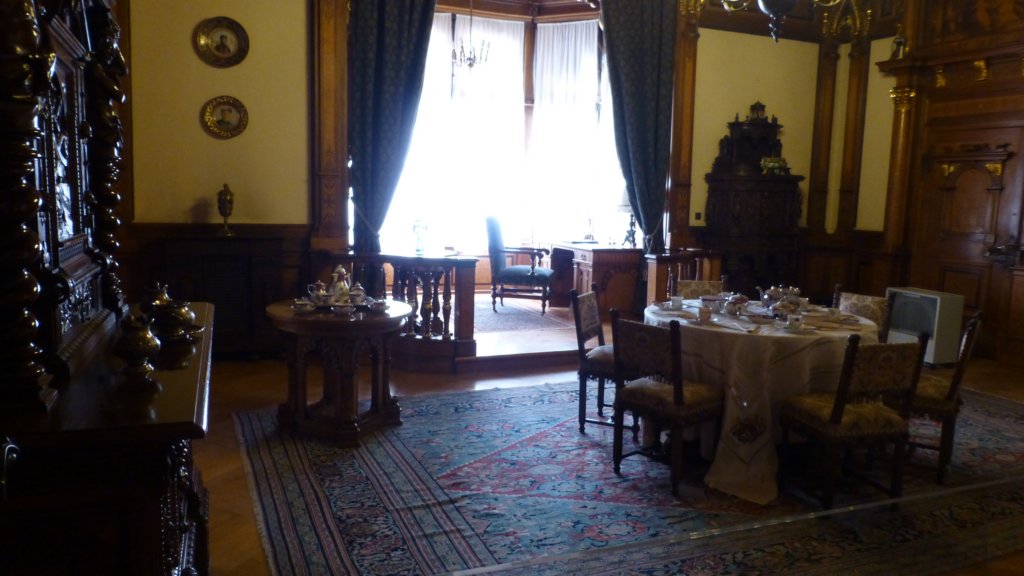 castelulpeles146.jpg