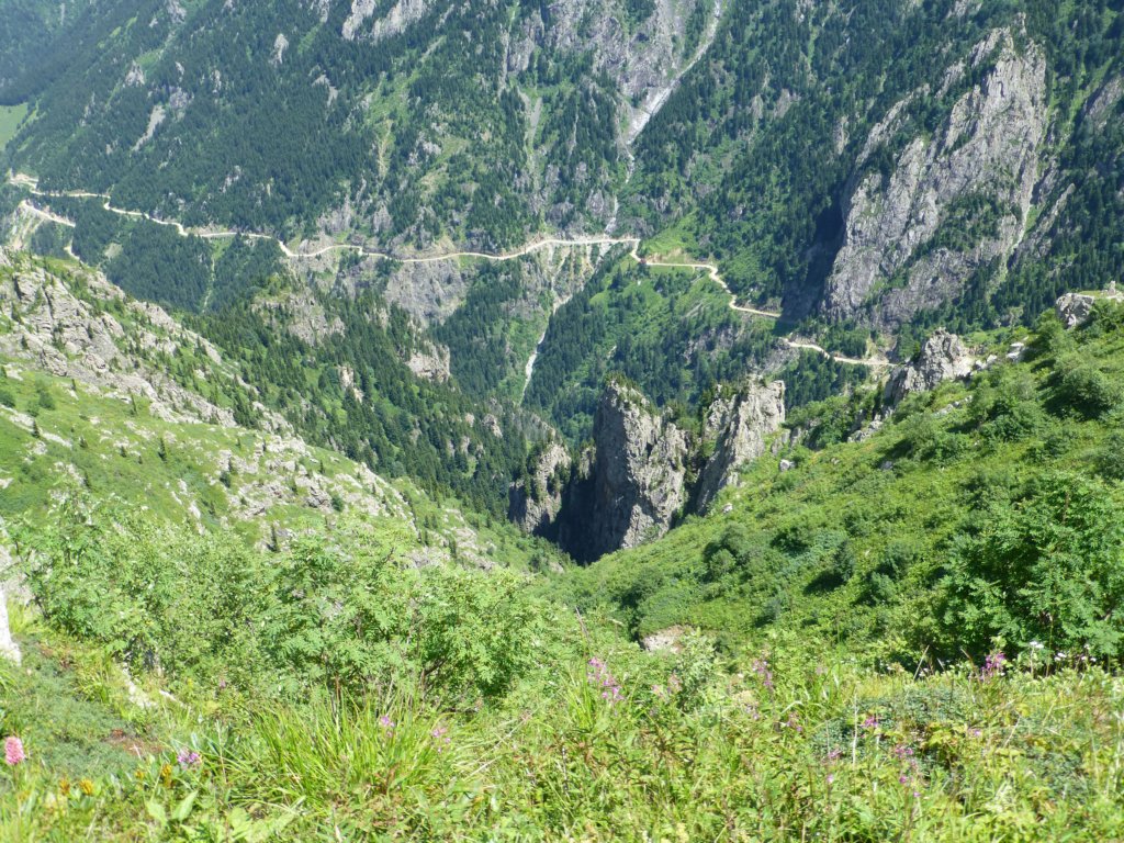 bayburtofyolud91520.jpg
